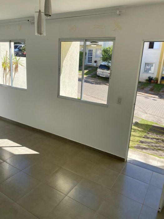 Casa em Condomínio - Aluguel - Jardim São Vicente - Cotia - SP