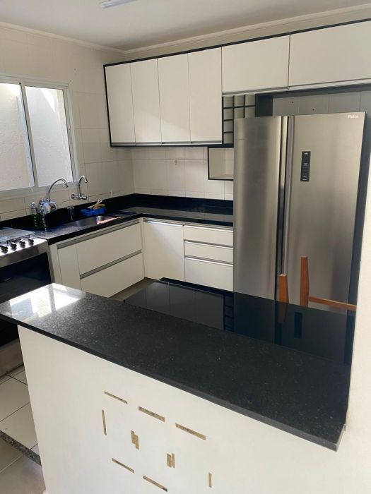 Casa em Condomínio - Aluguel - Jardim São Vicente - Cotia - SP